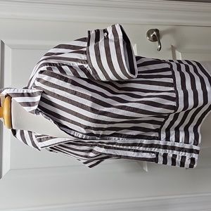 Banana Republic small tall hidden buttondown short lever stripped shirt